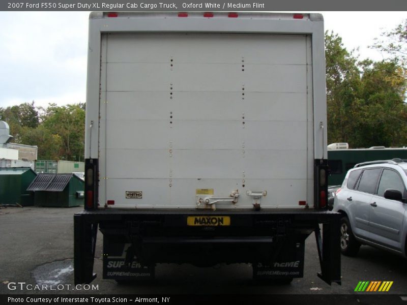 Oxford White / Medium Flint 2007 Ford F550 Super Duty XL Regular Cab Cargo Truck