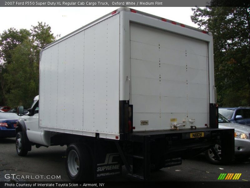 Oxford White / Medium Flint 2007 Ford F550 Super Duty XL Regular Cab Cargo Truck