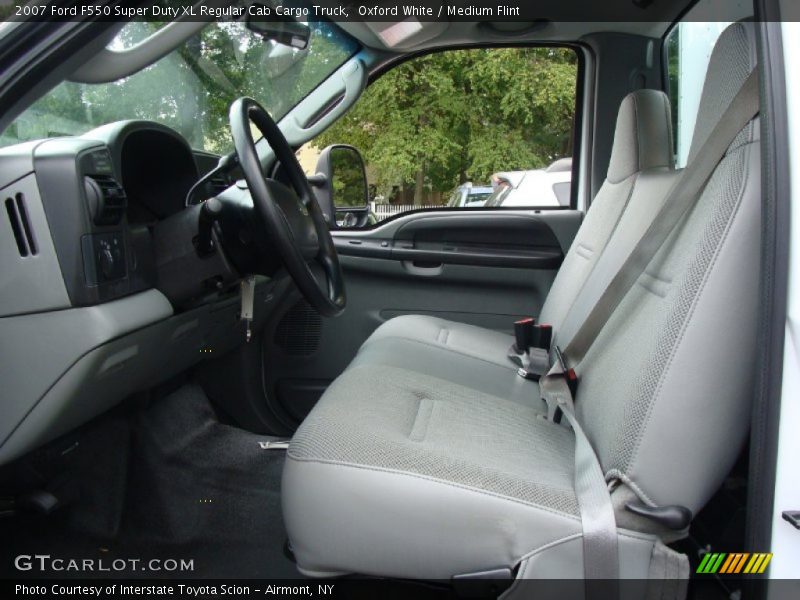 Oxford White / Medium Flint 2007 Ford F550 Super Duty XL Regular Cab Cargo Truck
