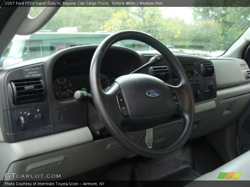 Oxford White / Medium Flint 2007 Ford F550 Super Duty XL Regular Cab Cargo Truck