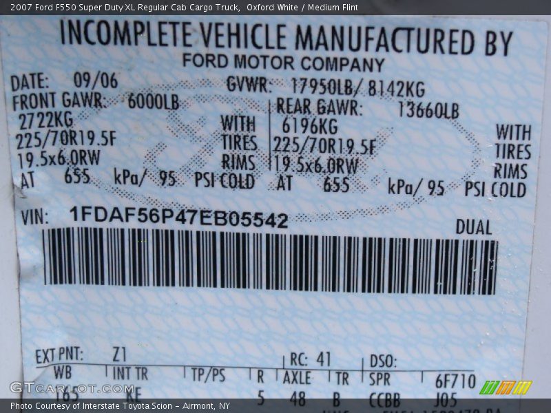 Oxford White / Medium Flint 2007 Ford F550 Super Duty XL Regular Cab Cargo Truck