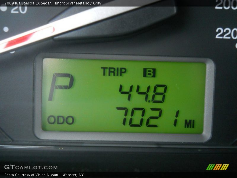 Bright Silver Metallic / Gray 2009 Kia Spectra EX Sedan