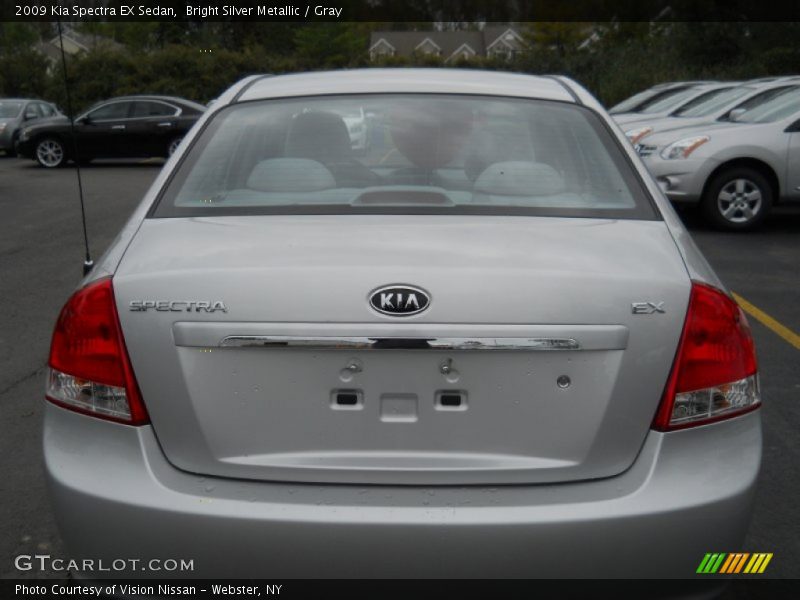 Bright Silver Metallic / Gray 2009 Kia Spectra EX Sedan