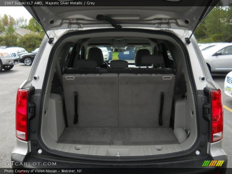 Majestic Silver Metallic / Grey 2007 Suzuki XL7 AWD