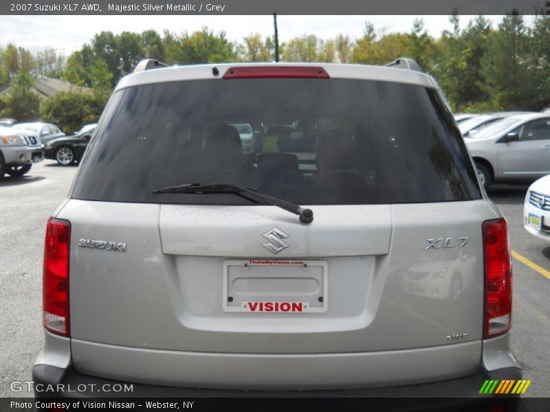 Majestic Silver Metallic / Grey 2007 Suzuki XL7 AWD