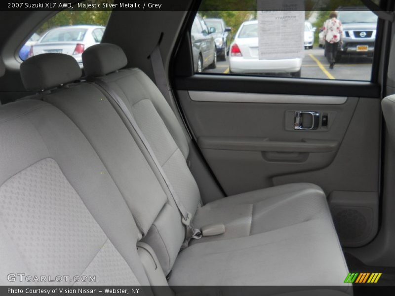 Majestic Silver Metallic / Grey 2007 Suzuki XL7 AWD