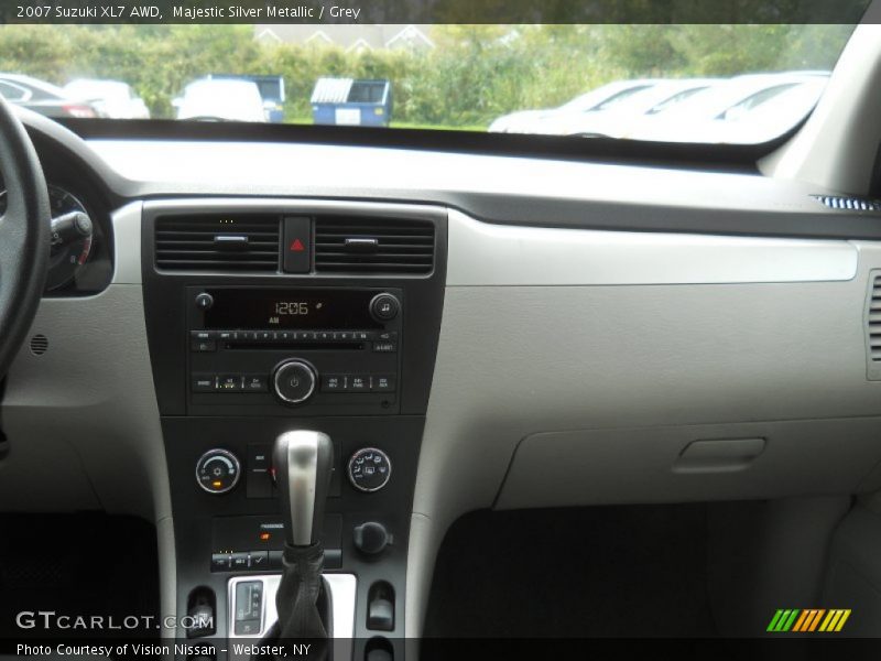 Majestic Silver Metallic / Grey 2007 Suzuki XL7 AWD