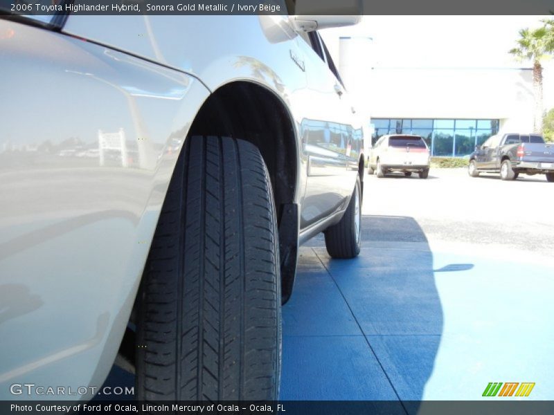 Sonora Gold Metallic / Ivory Beige 2006 Toyota Highlander Hybrid