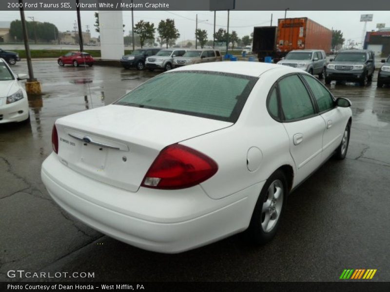 Vibrant White / Medium Graphite 2000 Ford Taurus SES