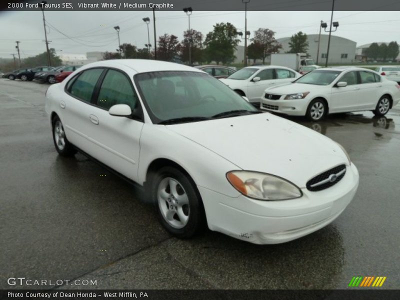 Vibrant White / Medium Graphite 2000 Ford Taurus SES