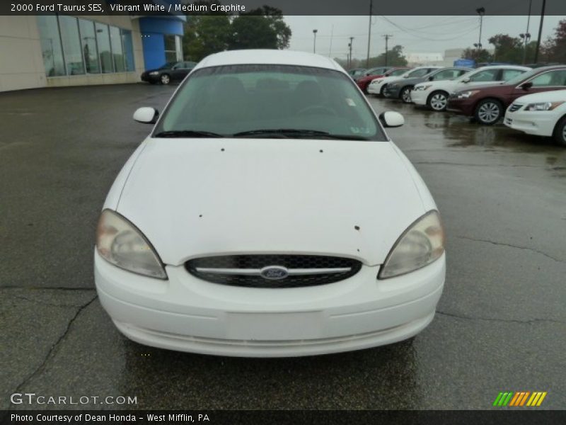 Vibrant White / Medium Graphite 2000 Ford Taurus SES