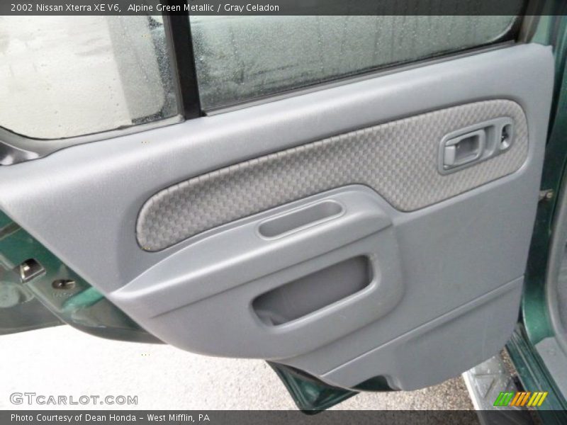 Alpine Green Metallic / Gray Celadon 2002 Nissan Xterra XE V6