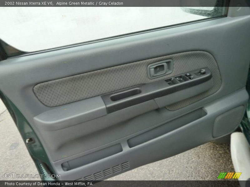 Alpine Green Metallic / Gray Celadon 2002 Nissan Xterra XE V6