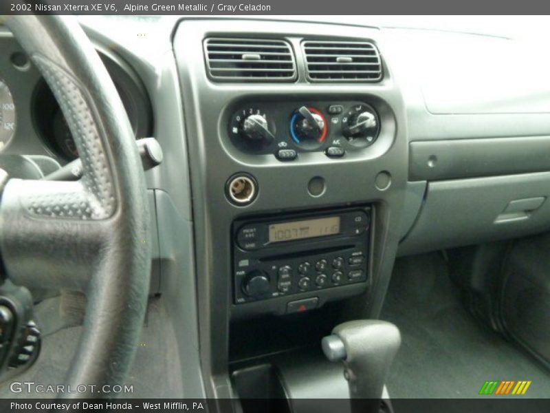 Alpine Green Metallic / Gray Celadon 2002 Nissan Xterra XE V6