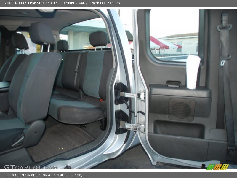 Radiant Silver / Graphite/Titanium 2005 Nissan Titan SE King Cab