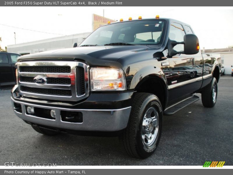 Front 3/4 View of 2005 F350 Super Duty XLT SuperCab 4x4