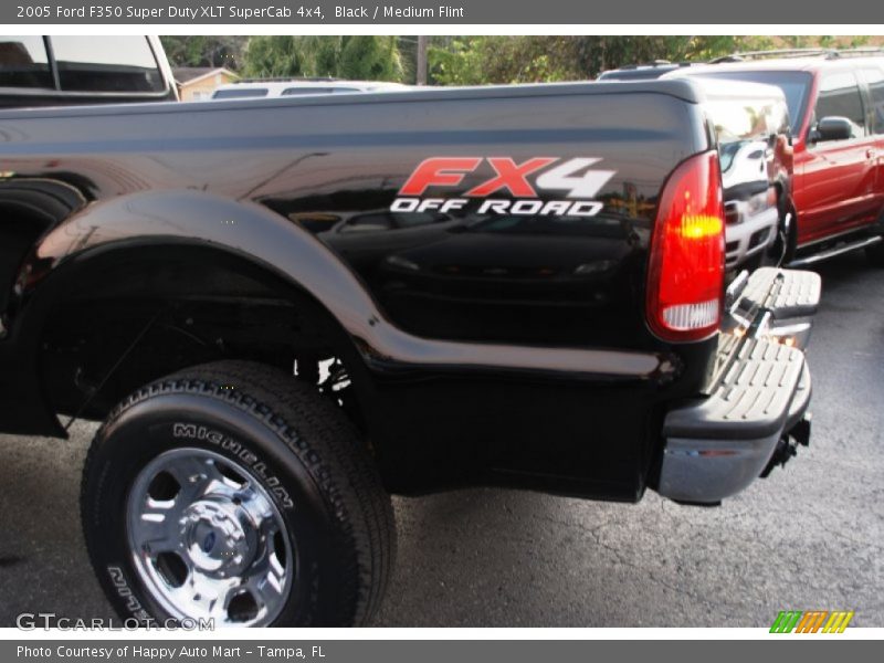 Black / Medium Flint 2005 Ford F350 Super Duty XLT SuperCab 4x4