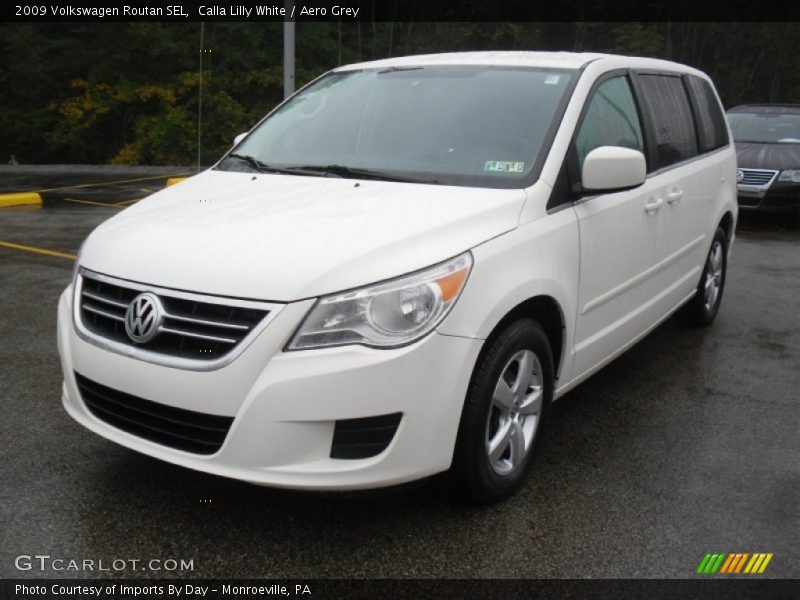 Calla Lilly White / Aero Grey 2009 Volkswagen Routan SEL