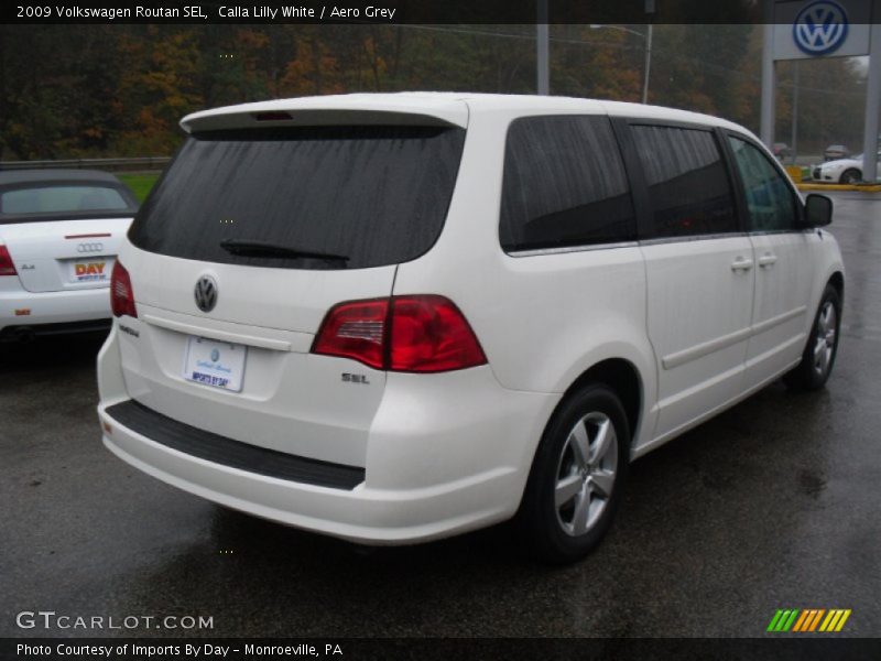 Calla Lilly White / Aero Grey 2009 Volkswagen Routan SEL