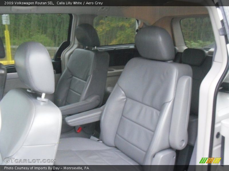 Calla Lilly White / Aero Grey 2009 Volkswagen Routan SEL