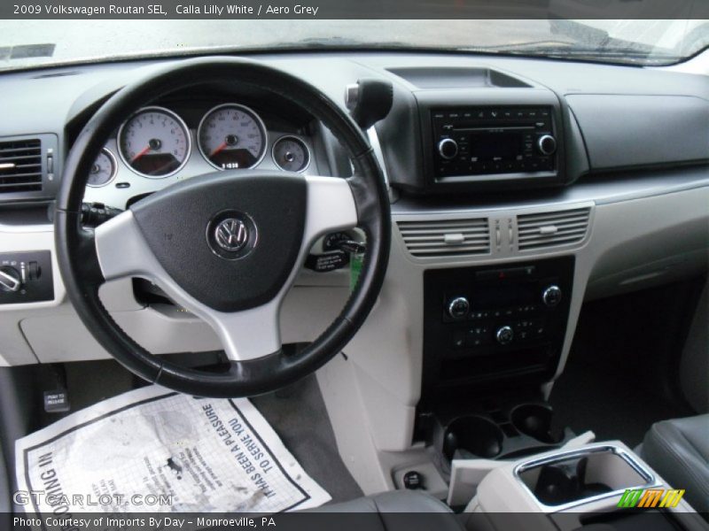 Calla Lilly White / Aero Grey 2009 Volkswagen Routan SEL