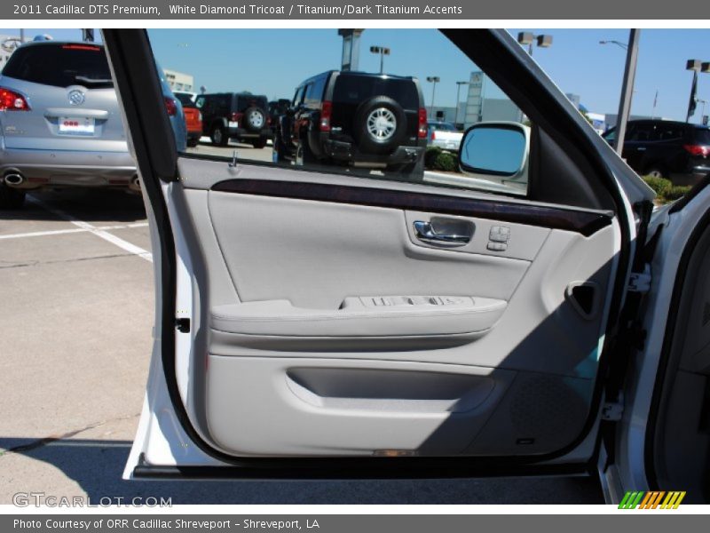 White Diamond Tricoat / Titanium/Dark Titanium Accents 2011 Cadillac DTS Premium