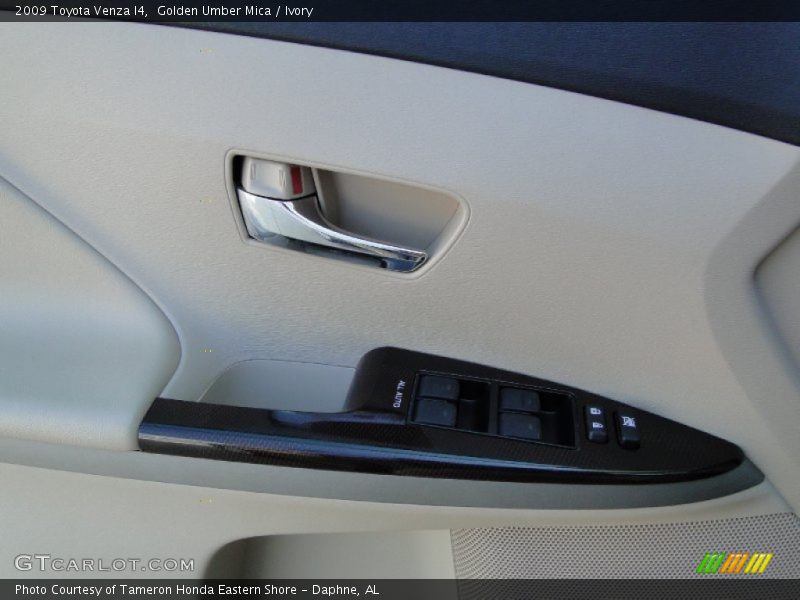 Golden Umber Mica / Ivory 2009 Toyota Venza I4