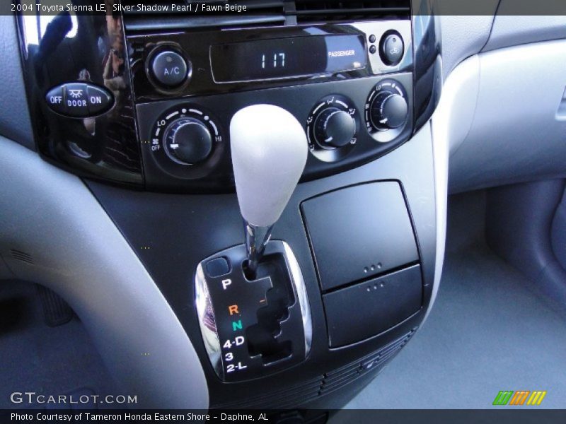 Silver Shadow Pearl / Fawn Beige 2004 Toyota Sienna LE
