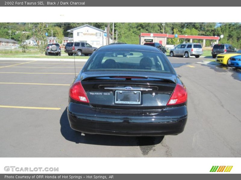 Black / Dark Charcoal 2002 Ford Taurus SES