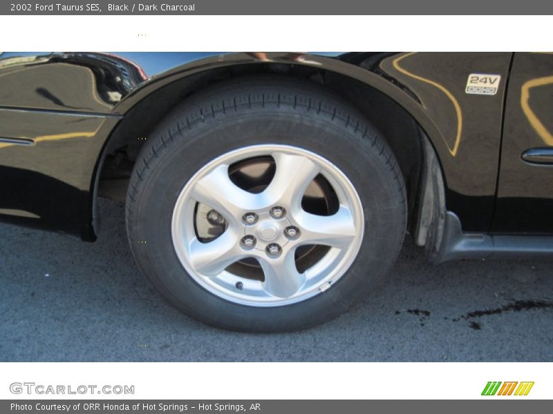 Black / Dark Charcoal 2002 Ford Taurus SES