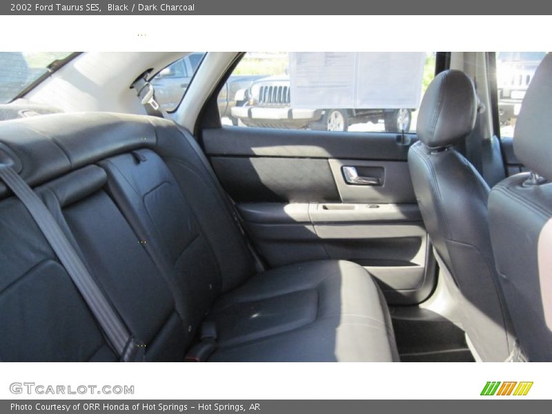 Black / Dark Charcoal 2002 Ford Taurus SES