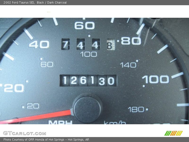 Black / Dark Charcoal 2002 Ford Taurus SES