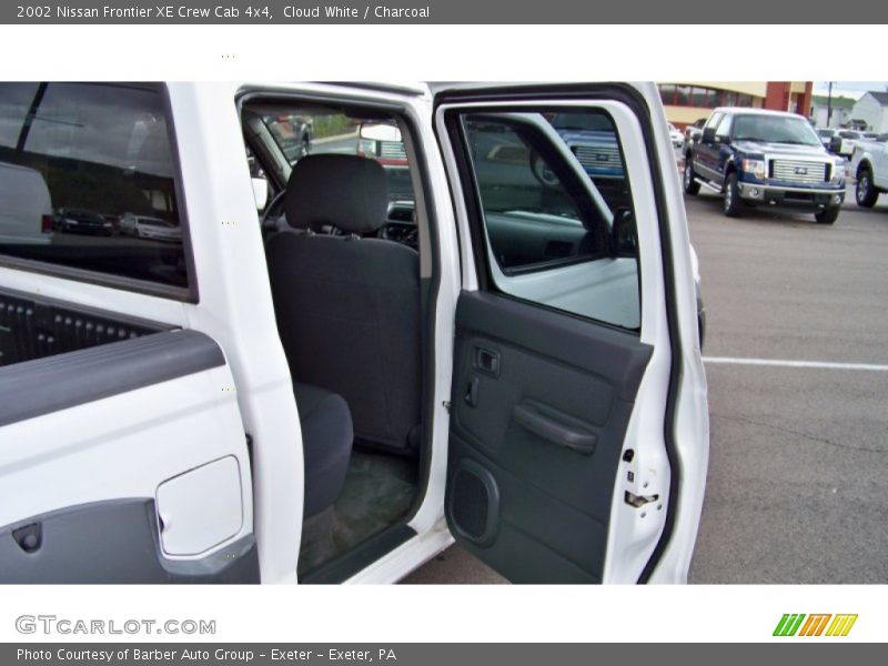 Cloud White / Charcoal 2002 Nissan Frontier XE Crew Cab 4x4