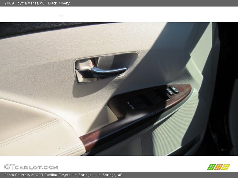 Black / Ivory 2009 Toyota Venza V6