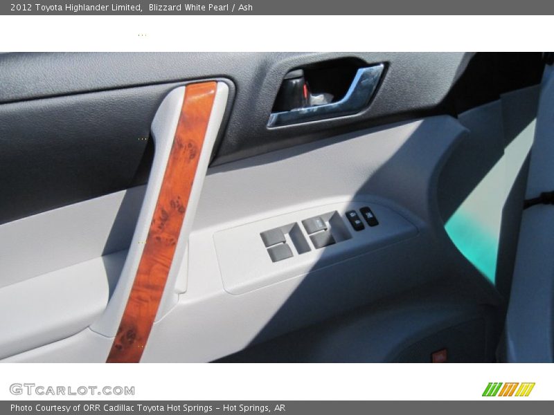 Blizzard White Pearl / Ash 2012 Toyota Highlander Limited