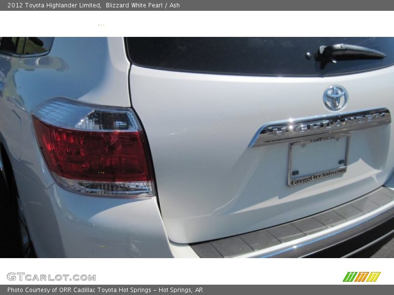 Blizzard White Pearl / Ash 2012 Toyota Highlander Limited