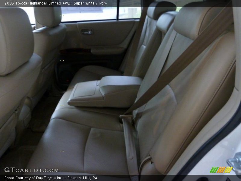 Super White / Ivory 2005 Toyota Highlander Limited 4WD
