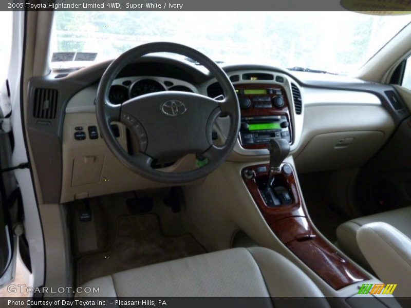 Super White / Ivory 2005 Toyota Highlander Limited 4WD