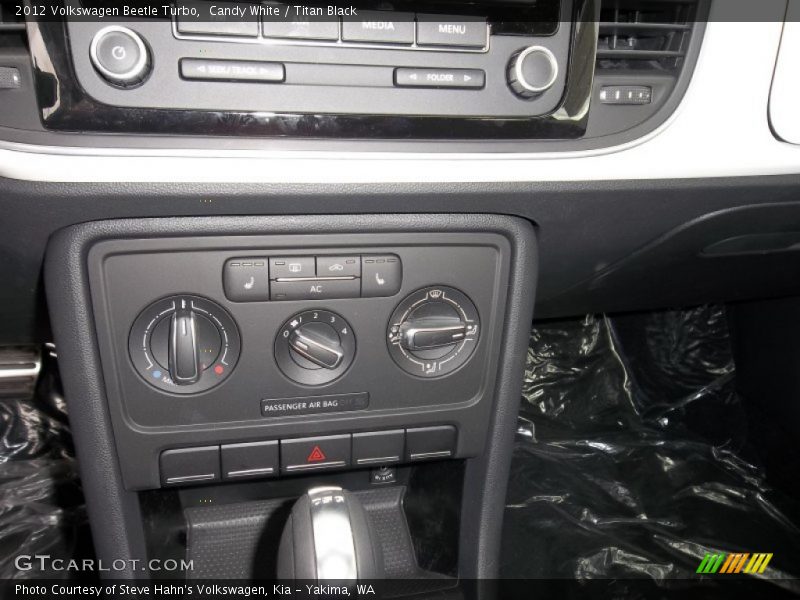 Candy White / Titan Black 2012 Volkswagen Beetle Turbo