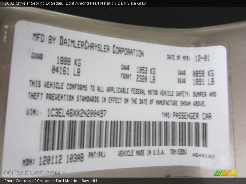 Light Almond Pearl Metallic / Dark Slate Gray 2002 Chrysler Sebring LX Sedan