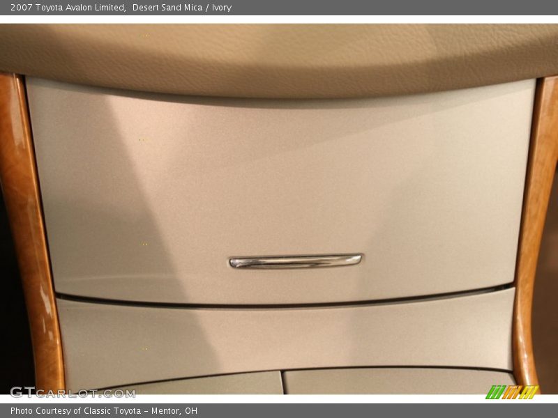Desert Sand Mica / Ivory 2007 Toyota Avalon Limited