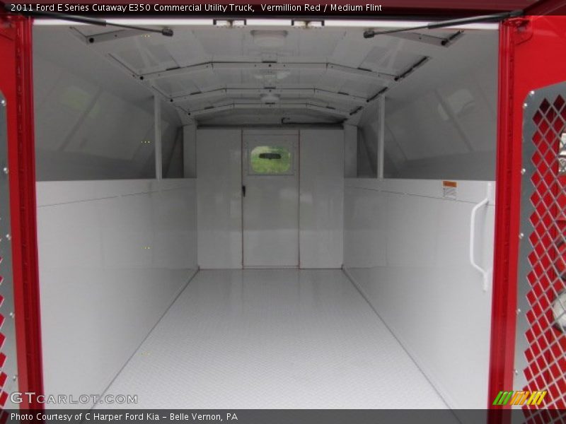  2011 E Series Cutaway E350 Commercial Utility Truck Trunk