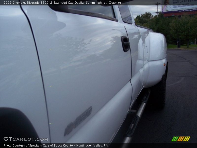 Summit White / Graphite 2002 Chevrolet Silverado 3500 LS Extended Cab Dually