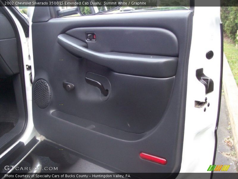 Door Panel of 2002 Silverado 3500 LS Extended Cab Dually
