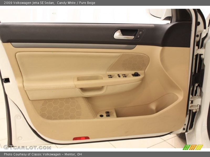 Candy White / Pure Beige 2009 Volkswagen Jetta SE Sedan