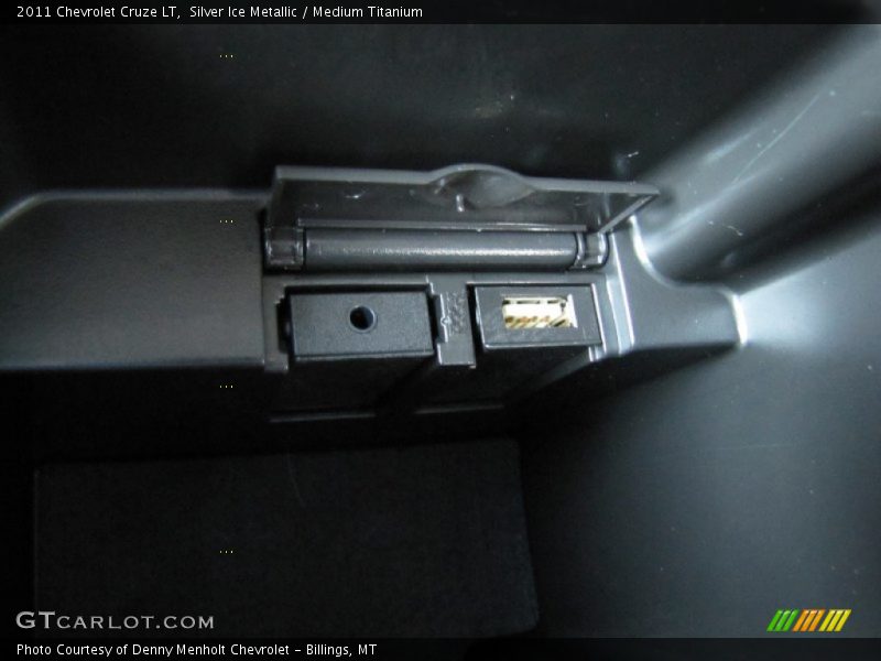 Silver Ice Metallic / Medium Titanium 2011 Chevrolet Cruze LT