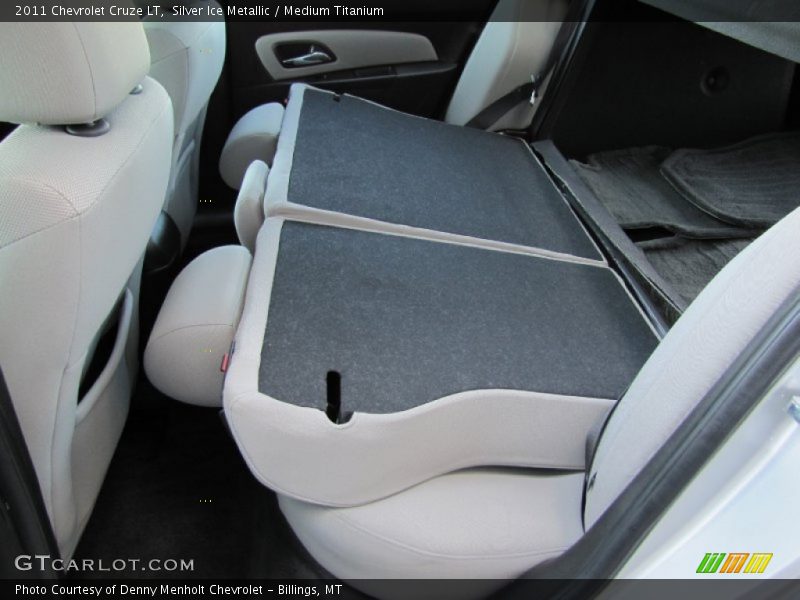 Silver Ice Metallic / Medium Titanium 2011 Chevrolet Cruze LT