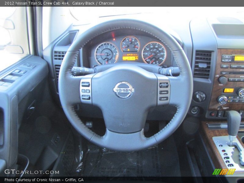  2012 Titan SL Crew Cab 4x4 Steering Wheel