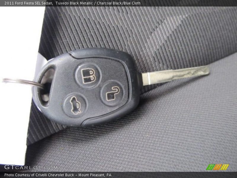Keys of 2011 Fiesta SEL Sedan