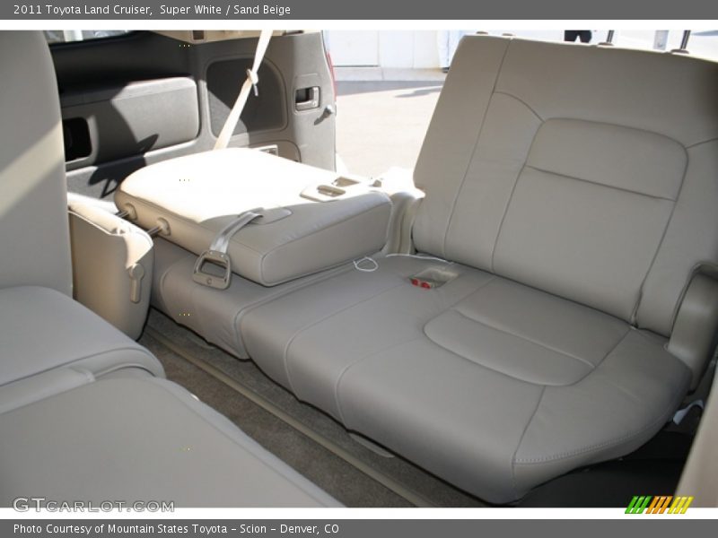 Super White / Sand Beige 2011 Toyota Land Cruiser